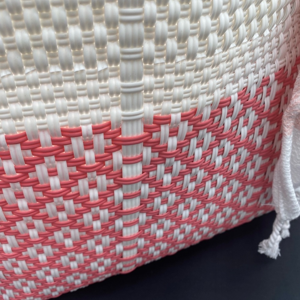 Beachable’s chair towel with matching beach bag.